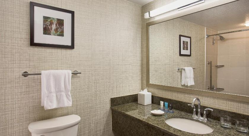 Crowne Plaza Portland - Lake Oswego