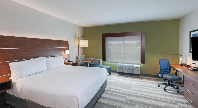 Holiday Inn Express & Suites Tulsa South - Woodland Hills