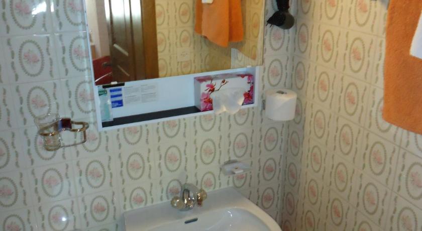 Image of Single Room 4