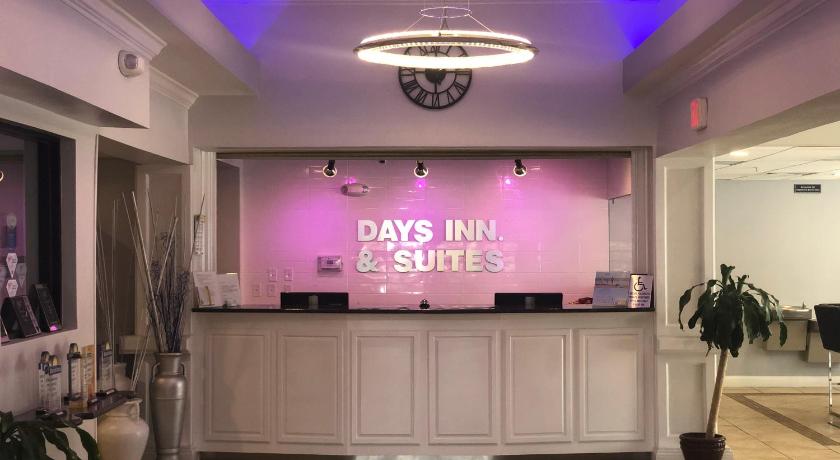 Days Inn & Suites by Wyndham Lakeland