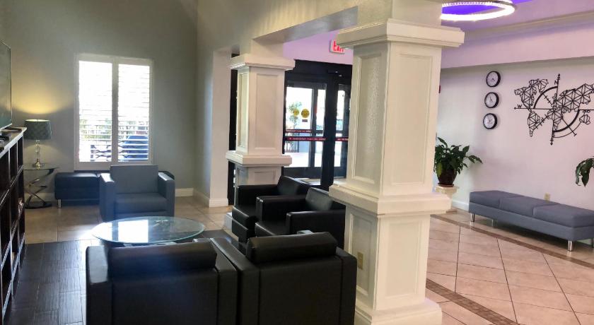 Days Inn & Suites by Wyndham Lakeland