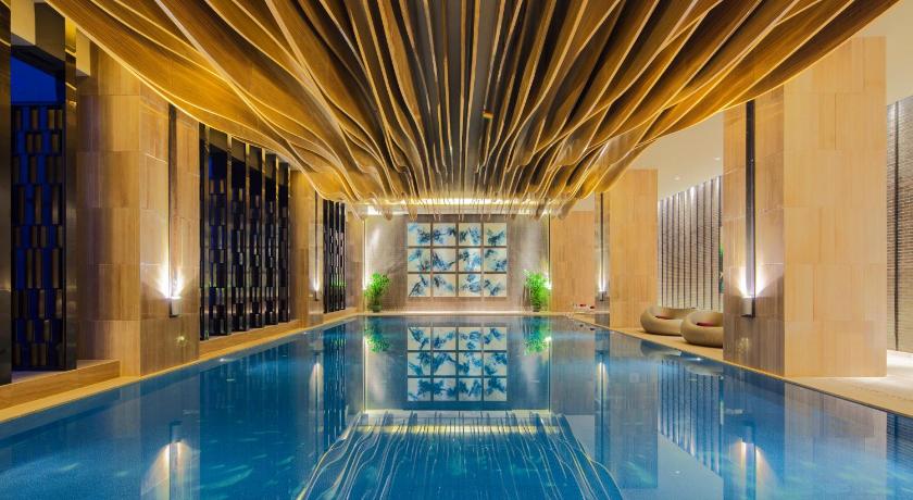 Crowne Plaza Tianjin Meijiangnan photo