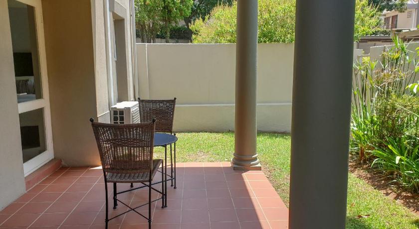 Villa Via Executive Suites with Power Back-Up photo