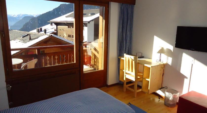 Image of Double or Twin Room with Balcony 8