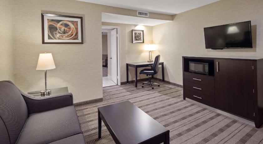 Best Western Pasadena Royale Inn and Suites