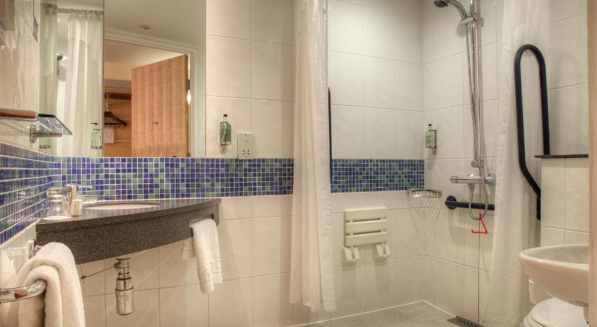 Image of 1 Double Standard Accessible with Free Hot Breakfast 2