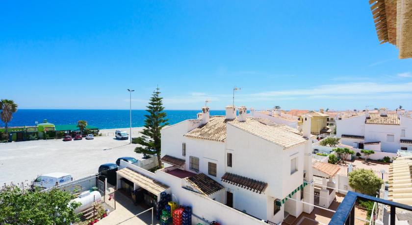 カラトラオ OYO Hotel El Ancla 1つ星 ホテル 外観