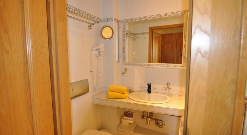 Image of Single Room with Bathroom 7