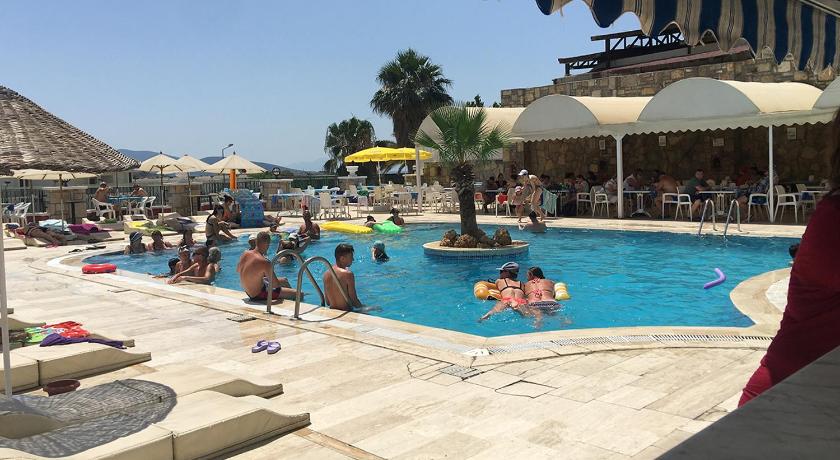 Sunpoint Family Hotel photo