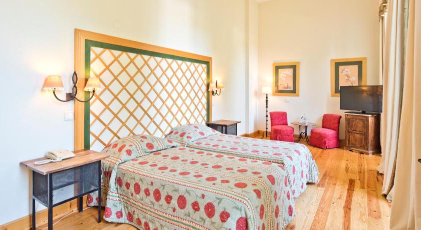 オリベイラ・ド・ホスピタル Pousada Convento de Vila Pouca da Beira - Historic Hotel 4つ星 ホテル プール