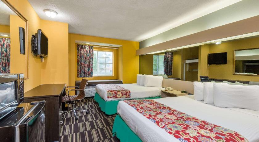 Microtel Inn & Suites by Wyndham Riverside