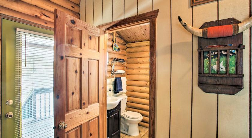 Quiet Couples Retreat Studio by Winchester Lake! photo