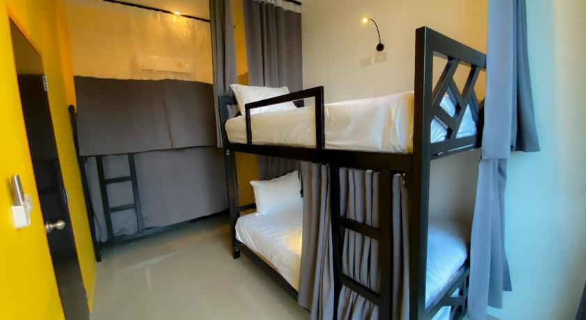 Fishtail Hostel Phuket photo