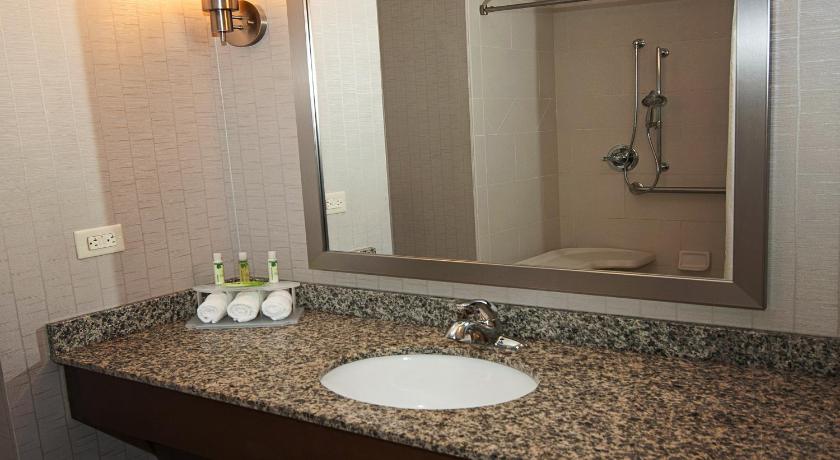 Holiday Inn Express & Suites Wichita Northeast