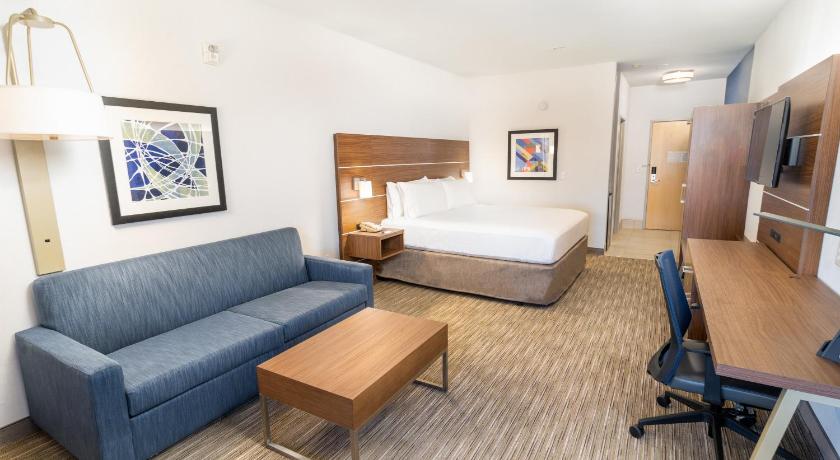 Holiday Inn Express & Suites Las Vegas I-215 S Beltway