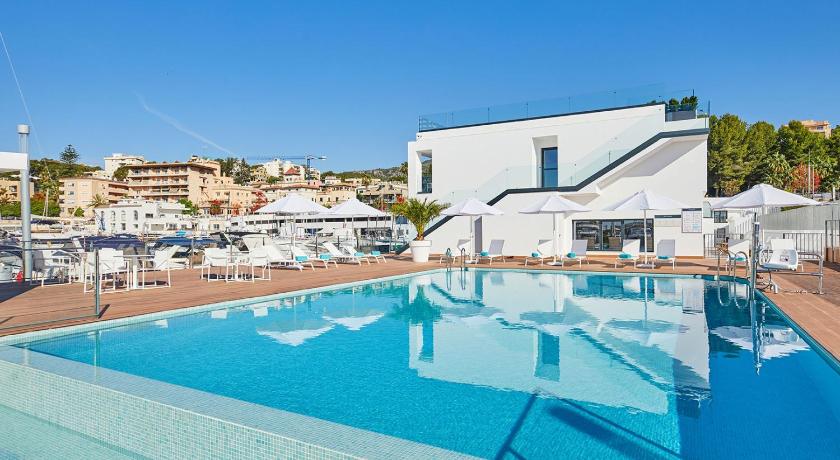 Calanova Sports Residence — Hotel in Majorca