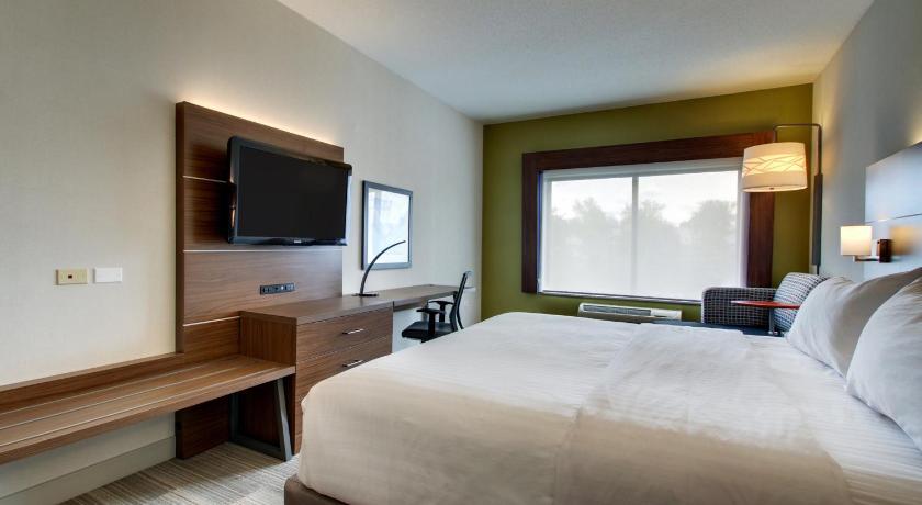 Holiday Inn Express & Suites Aurora - Naperville