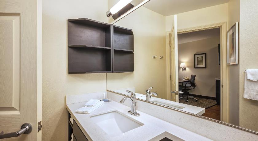 Candlewood Suites Indianapolis Northeast