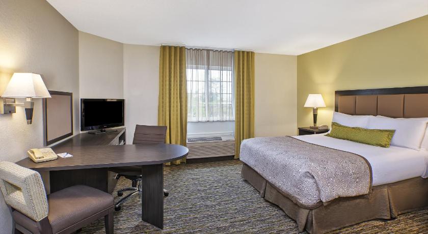 Candlewood Suites Indianapolis Northeast