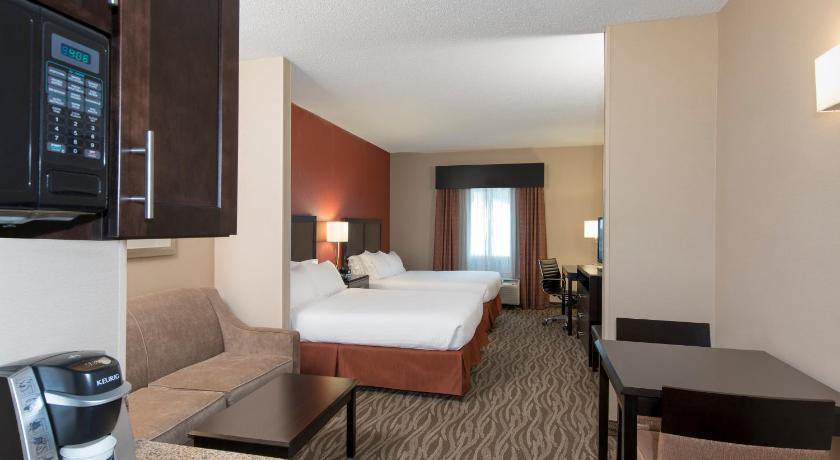 Holiday Inn Express Hotel & Suites Grand Rapids-North