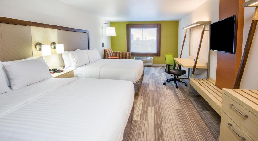 Holiday Inn Express & Suites Pahrump