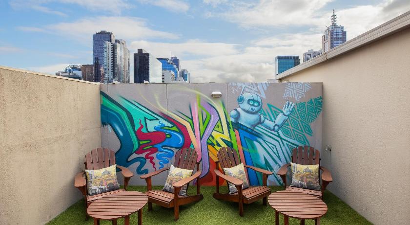 Quality Apartments Melbourne Central photo