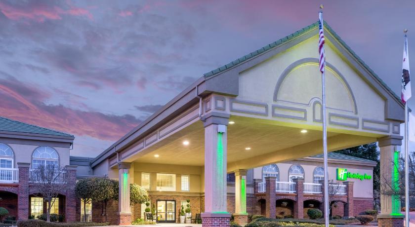 Holiday Inn Auburn photo