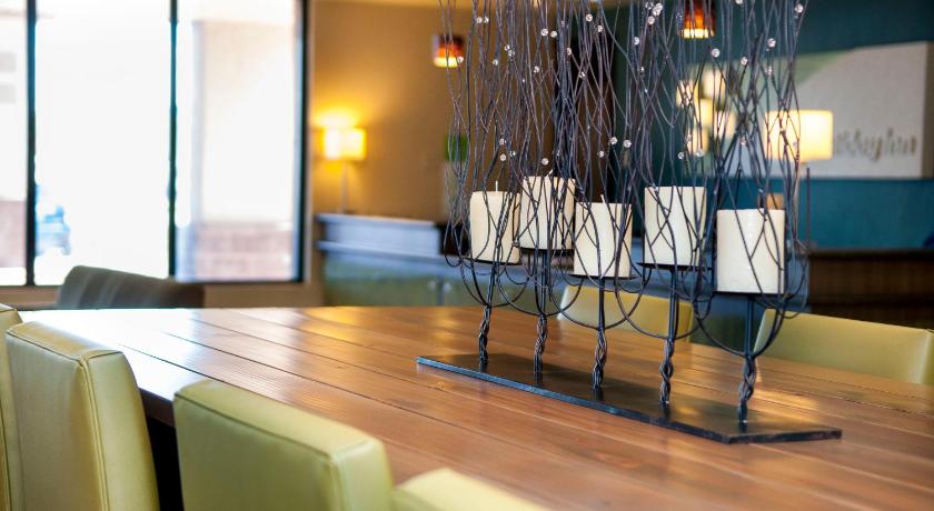 Holiday Inn Spearfish-Convention Center photo