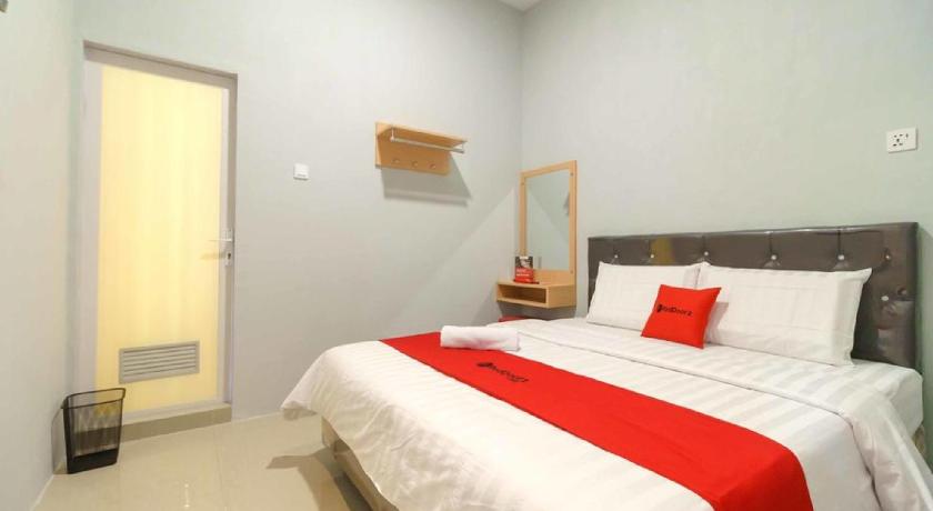 Image of RedDoorz Room 1