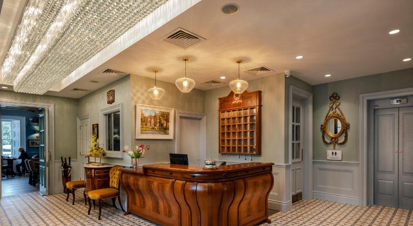 Avalon House Hotel photo