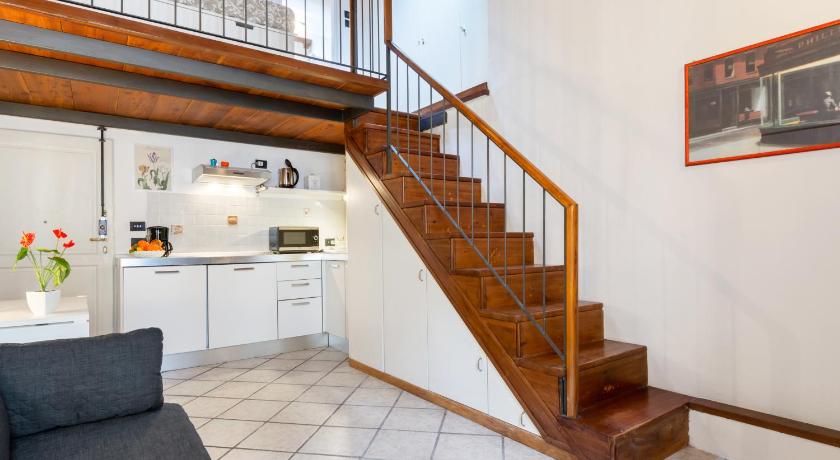 Modern Studio Flat - 3 mins from Duomo Square photo