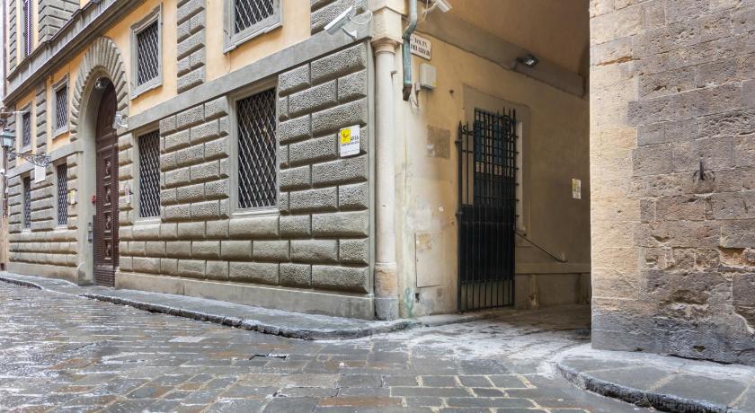 Modern Studio Flat - 3 mins from Duomo Square photo