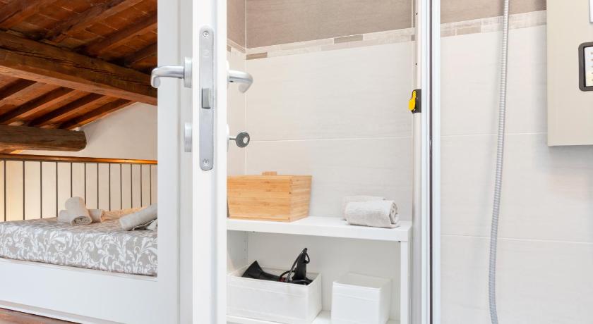 Modern Studio Flat - 3 mins from Duomo Square photo