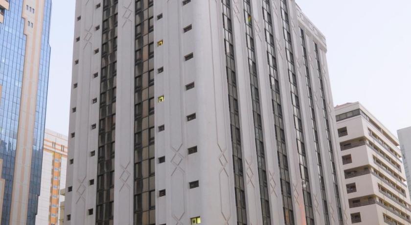 Emirates Plaza Hotel - image 7