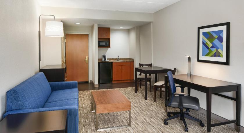 Holiday Inn Express & Suites Jacksonville South East - Medical Center Area