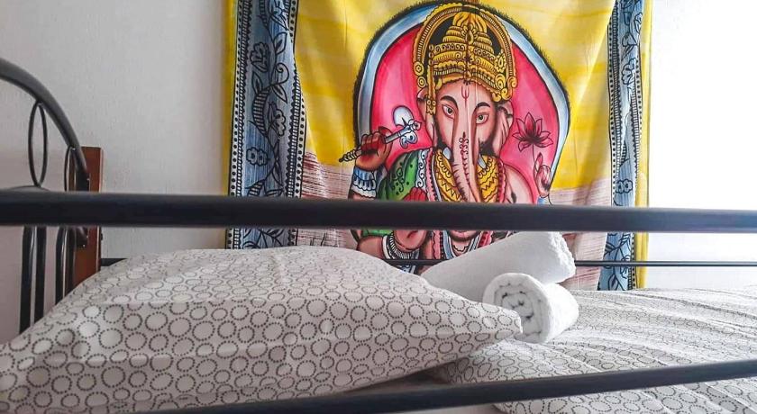 Urban Yoga House Hostel & Retreat photo
