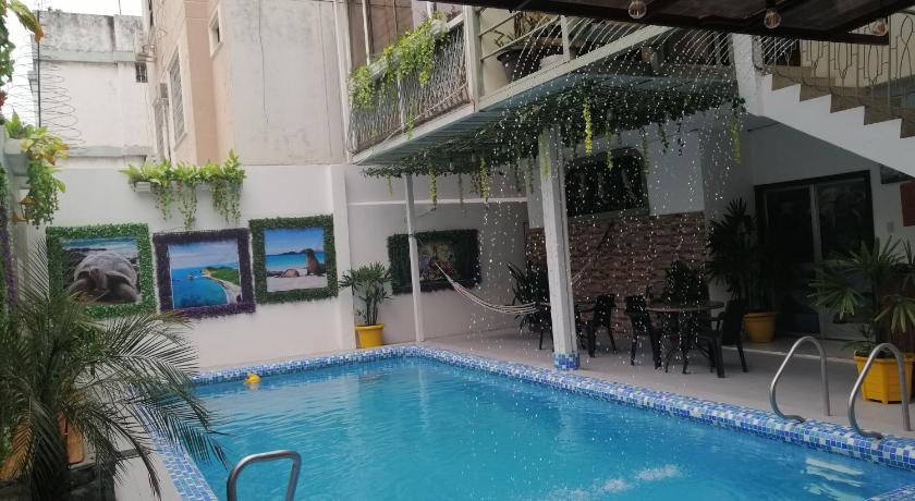 Hostal Perla Real Inn photo
