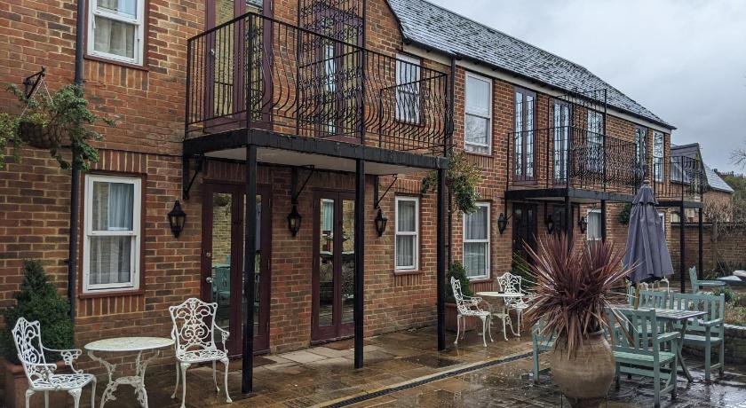 Cotswold Lodge Hotel photo