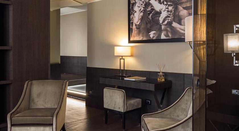 Image of Jacuzzi Suite 13