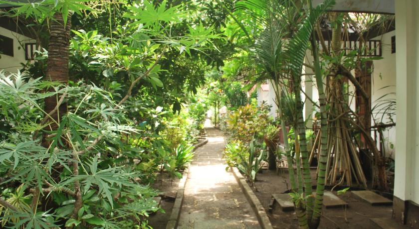 Gili Smile Bungalow - image 10