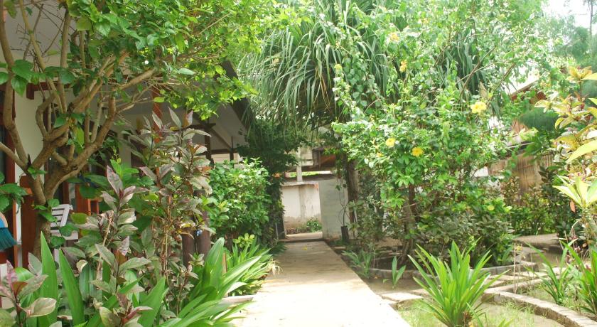 Gili Smile Bungalow - image 40