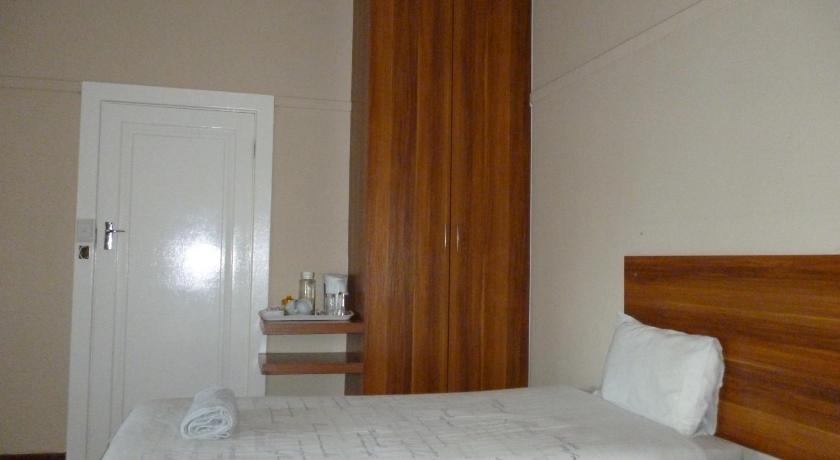 Royal Guest House photo