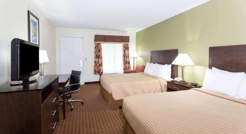 Super 8 By Wyndham Decatur/Dntn/Atlanta Area