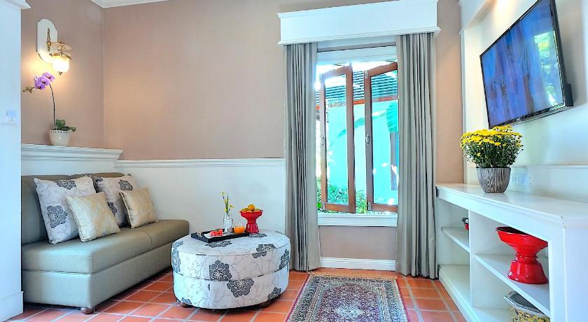 Image of Premier King Courtyard Suite 6