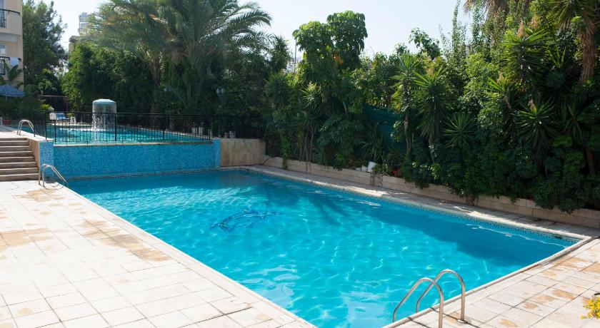 Mariela Hotel Apartments photo