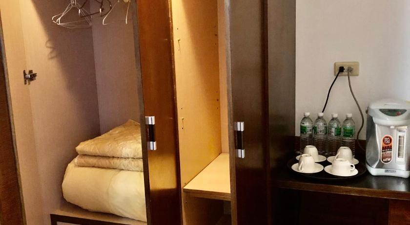 Image of Queen Room 4