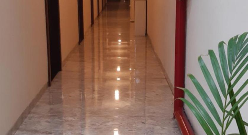 HOTEL BABYLON REGENCY, Opp Krishna Janmabhoomi Temple photo