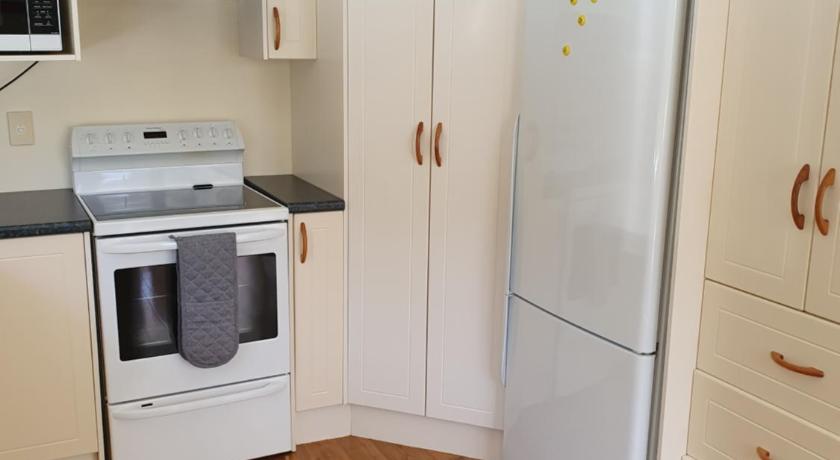 Image of Three-Bedroom Apartment 12