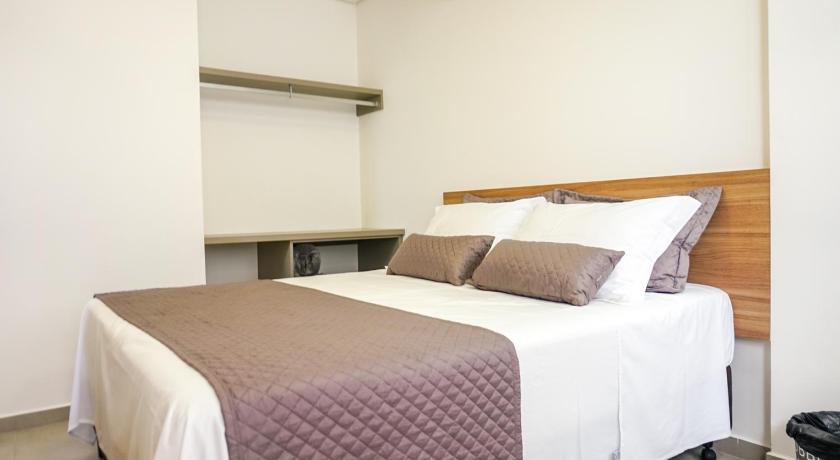 Image of Deluxe Queen Room 3