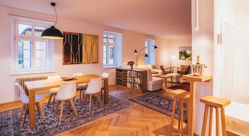 Latron 98 — Hotel in Cesky Krumlov